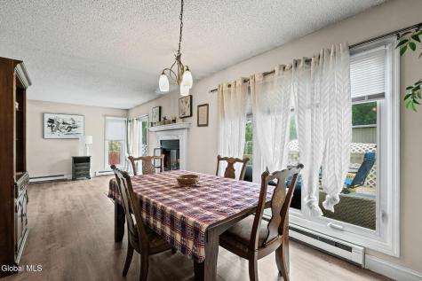 7 Crowsnest Court Waterford NY 12188