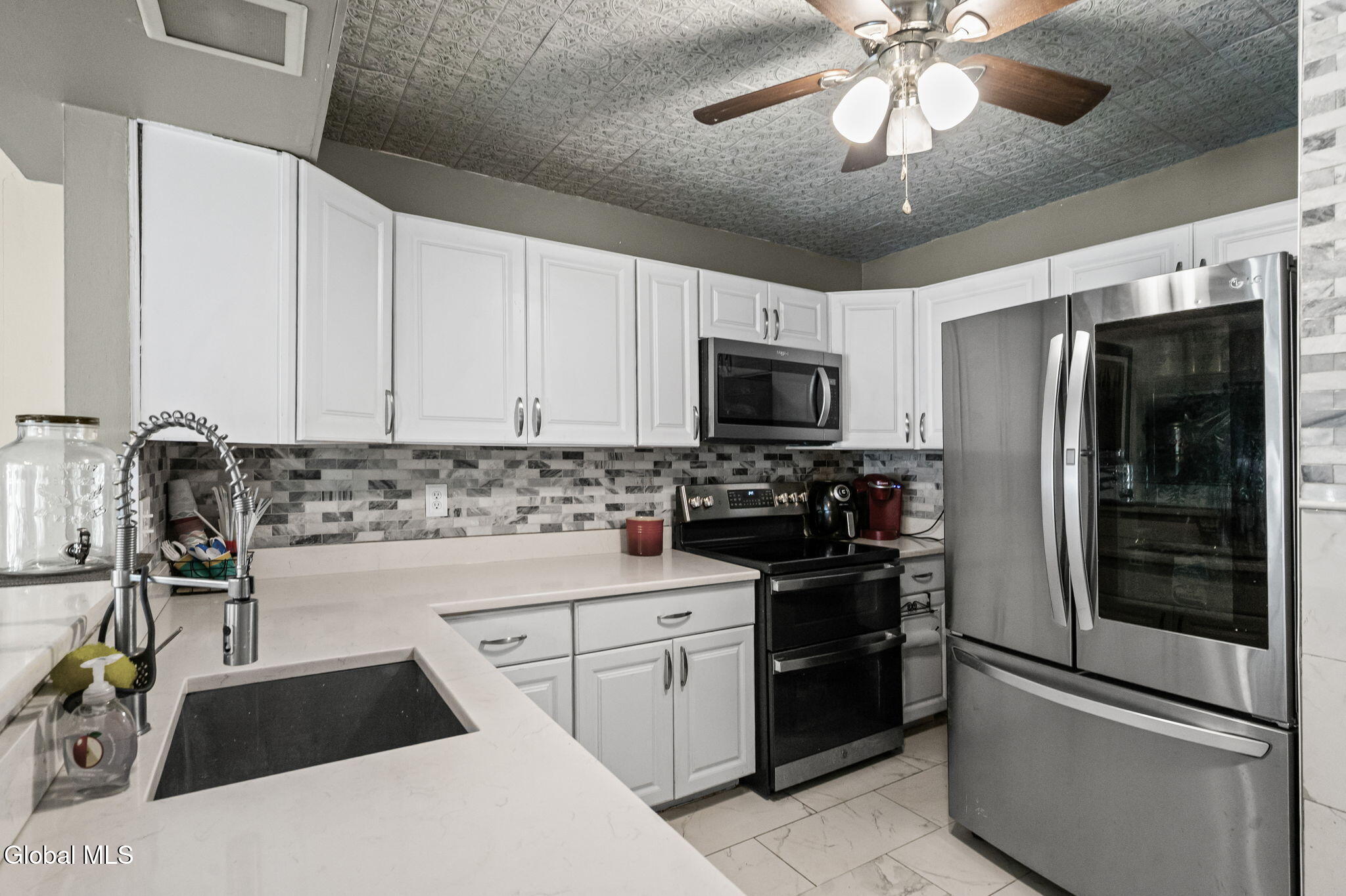 7 Crowsnest Court Waterford NY 12188