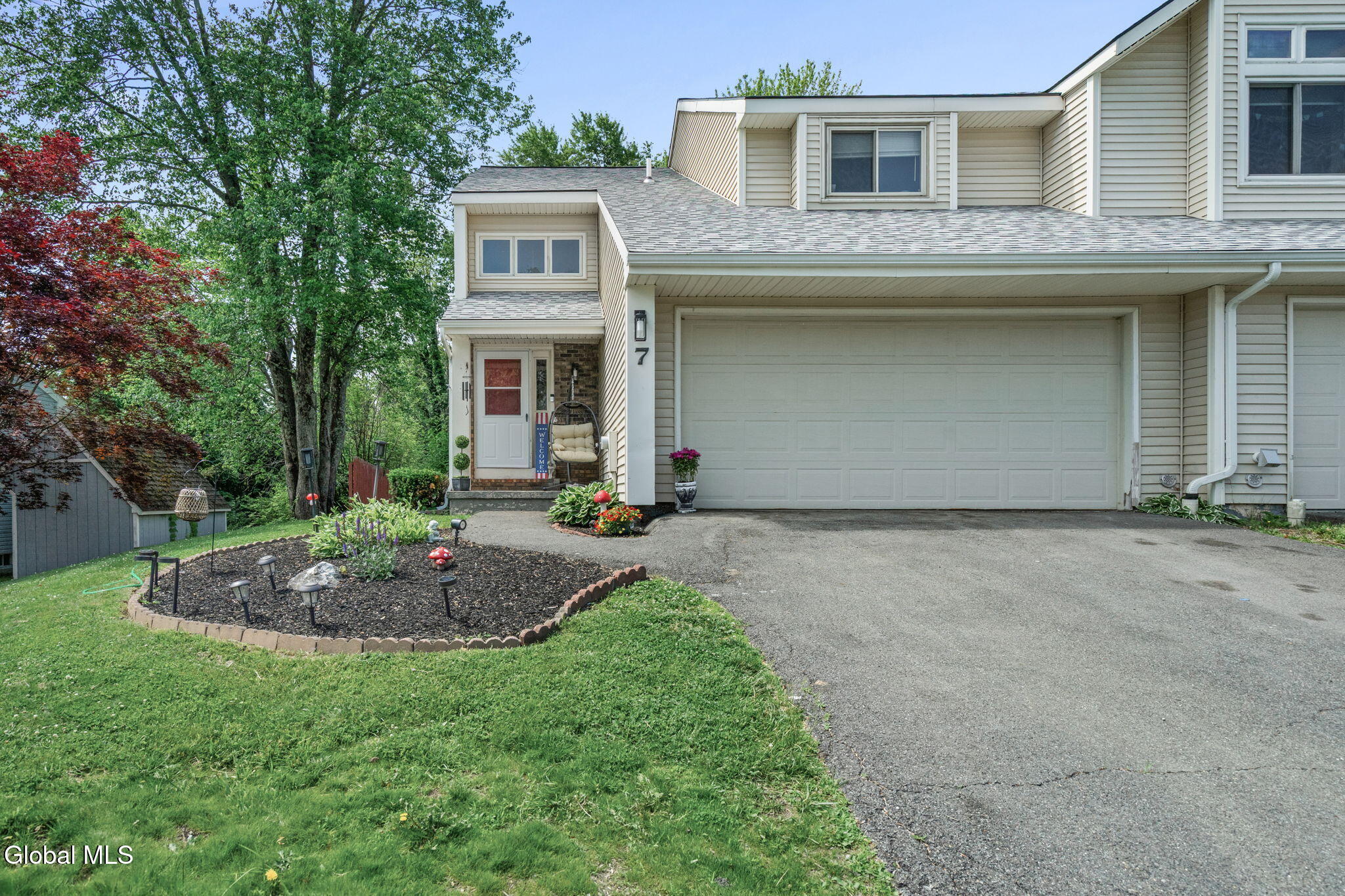 7 Crowsnest Court Waterford NY 12188