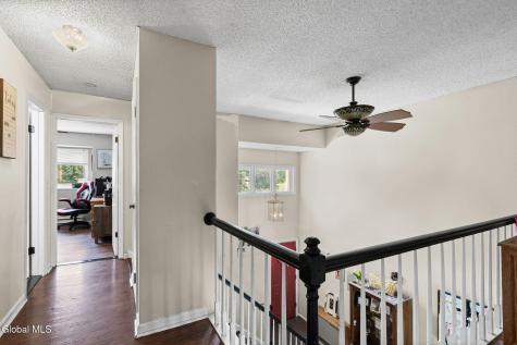 7 Crowsnest Court Waterford NY 12188