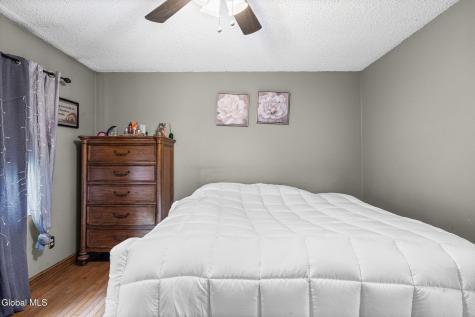 7 Crowsnest Court Waterford NY 12188
