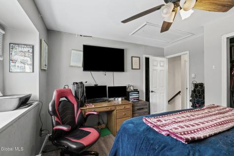 7 Crowsnest Court Waterford NY 12188