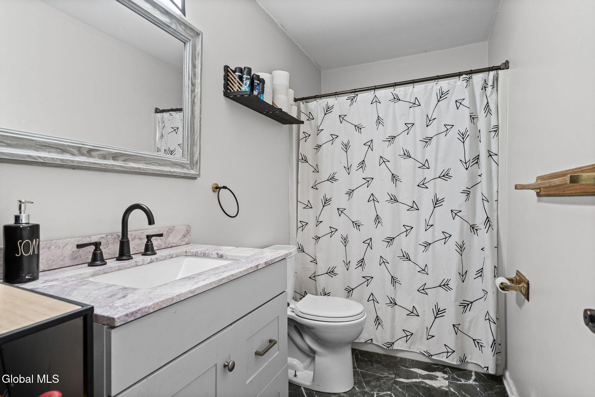 7 Crowsnest Court Waterford NY 12188