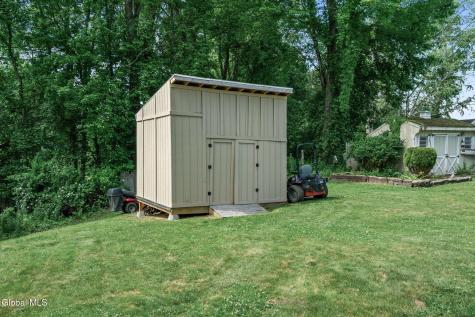 7 Crowsnest Court Waterford NY 12188