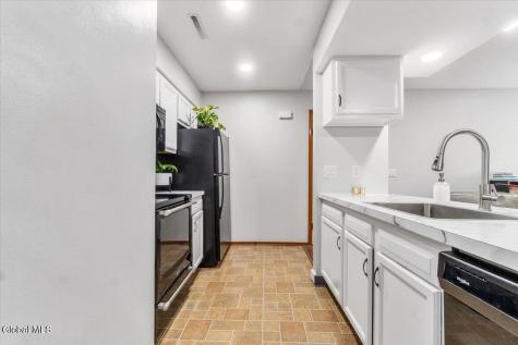 218 Monmouth Way Clifton Park NY 12065