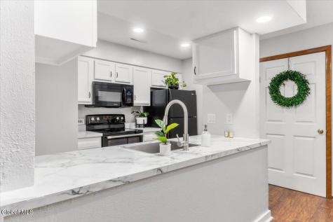 218 Monmouth Way Clifton Park NY 12065