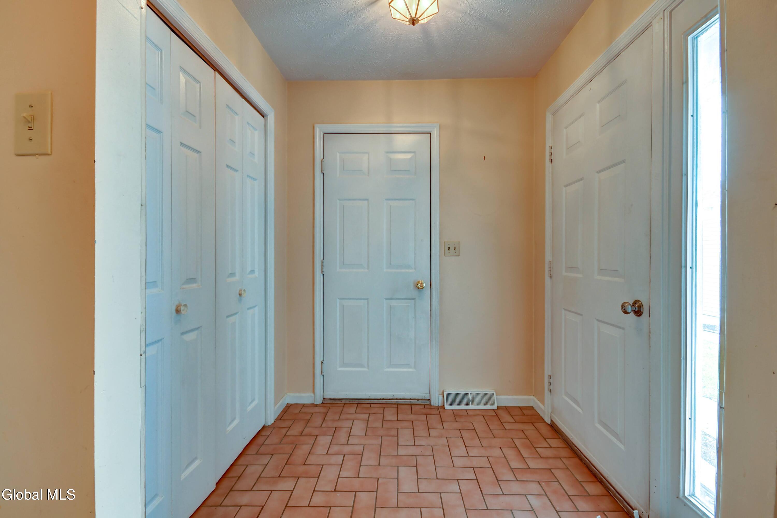 12 White Rock Circle Albany NY 12205