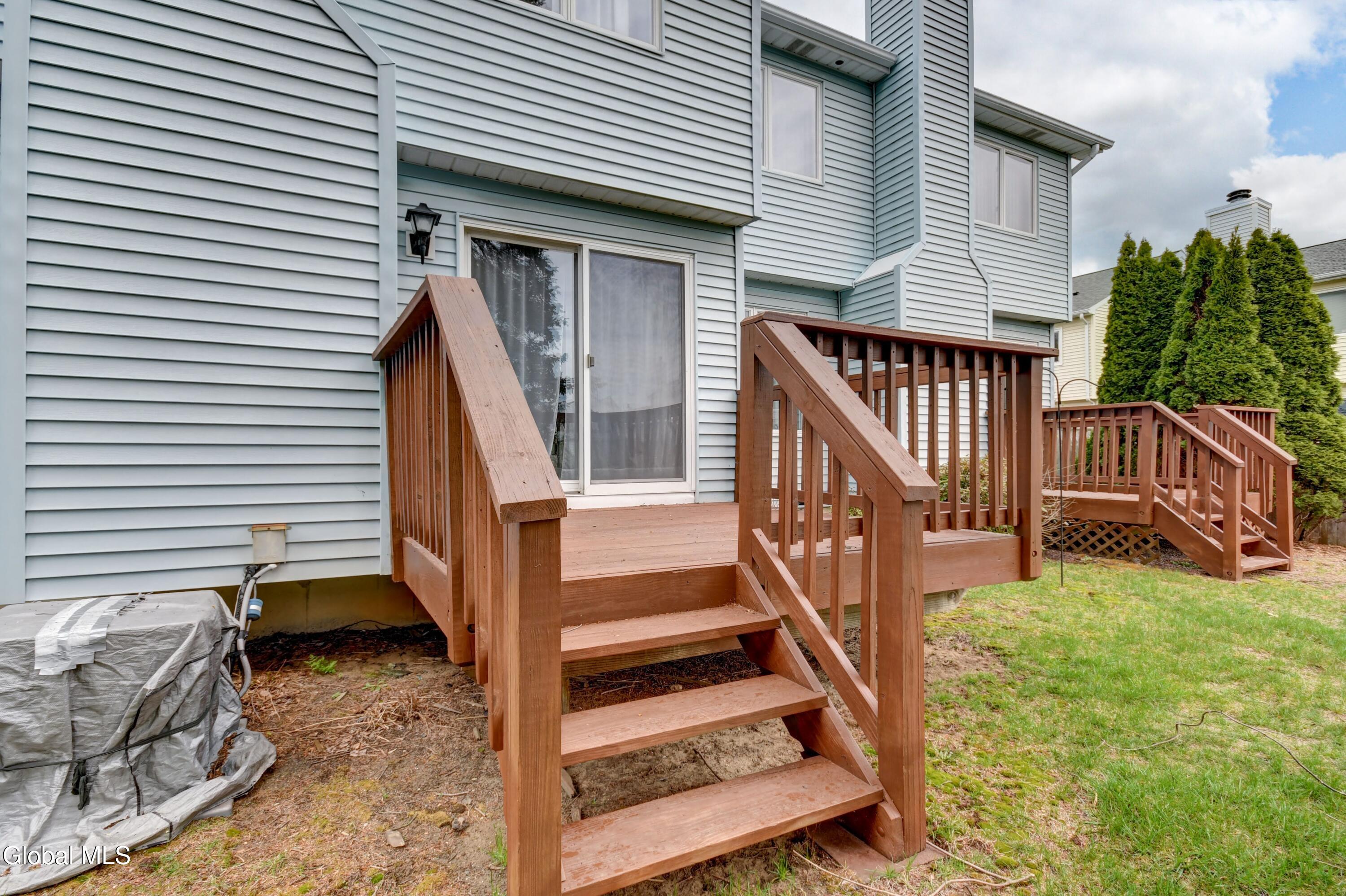 12 White Rock Circle Albany NY 12205