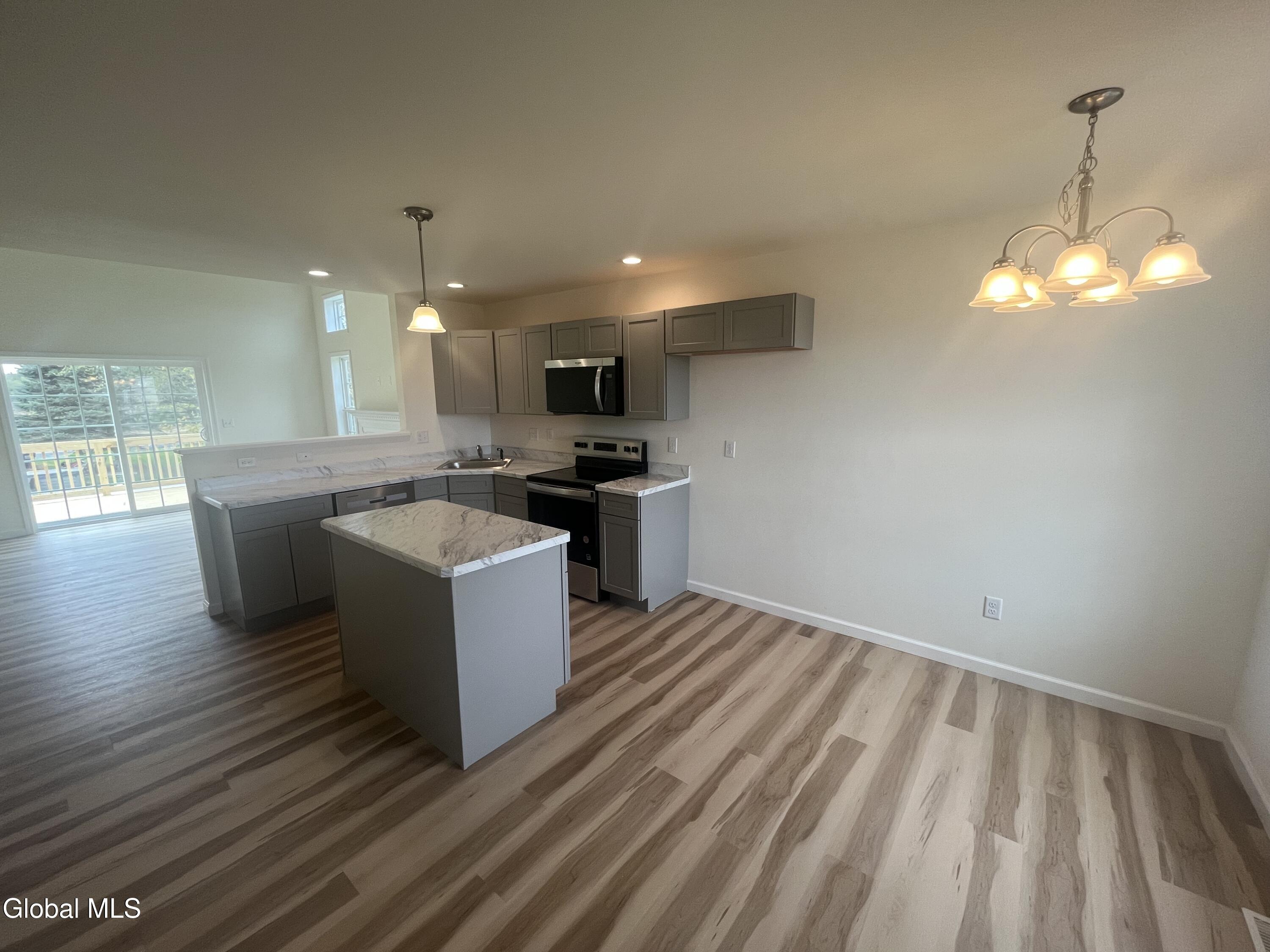 5 Tap In Lane Halfmoon NY 12118