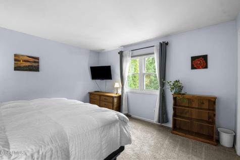 52 Velina Drive Albany NY 12203
