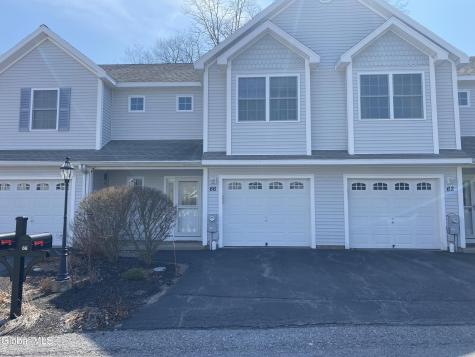 66 Cobblestone Court Schenectady NY 12306