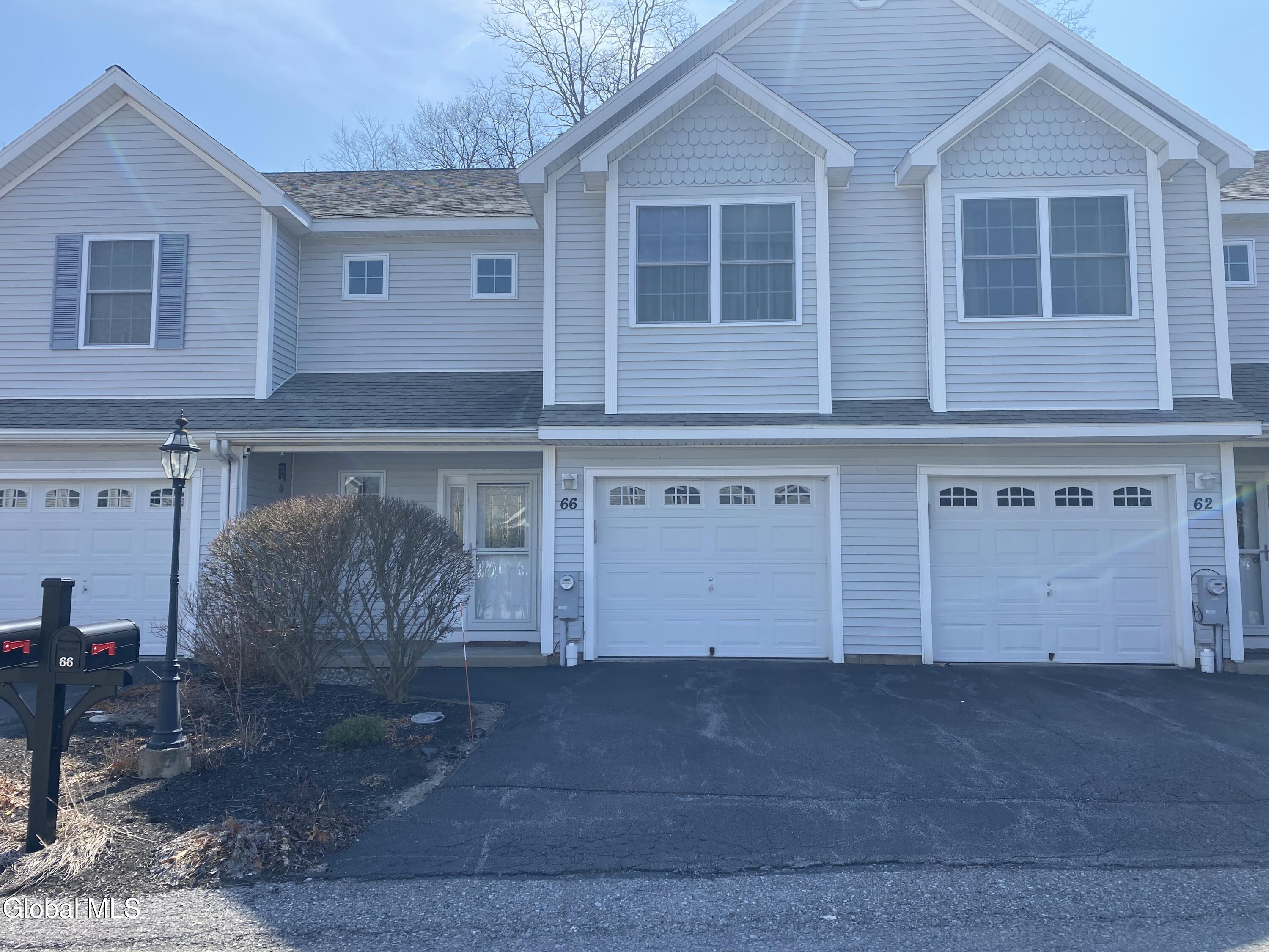 66 Cobblestone Court Schenectady NY 12306