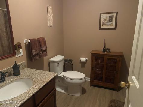 66 Cobblestone Court Schenectady NY 12306