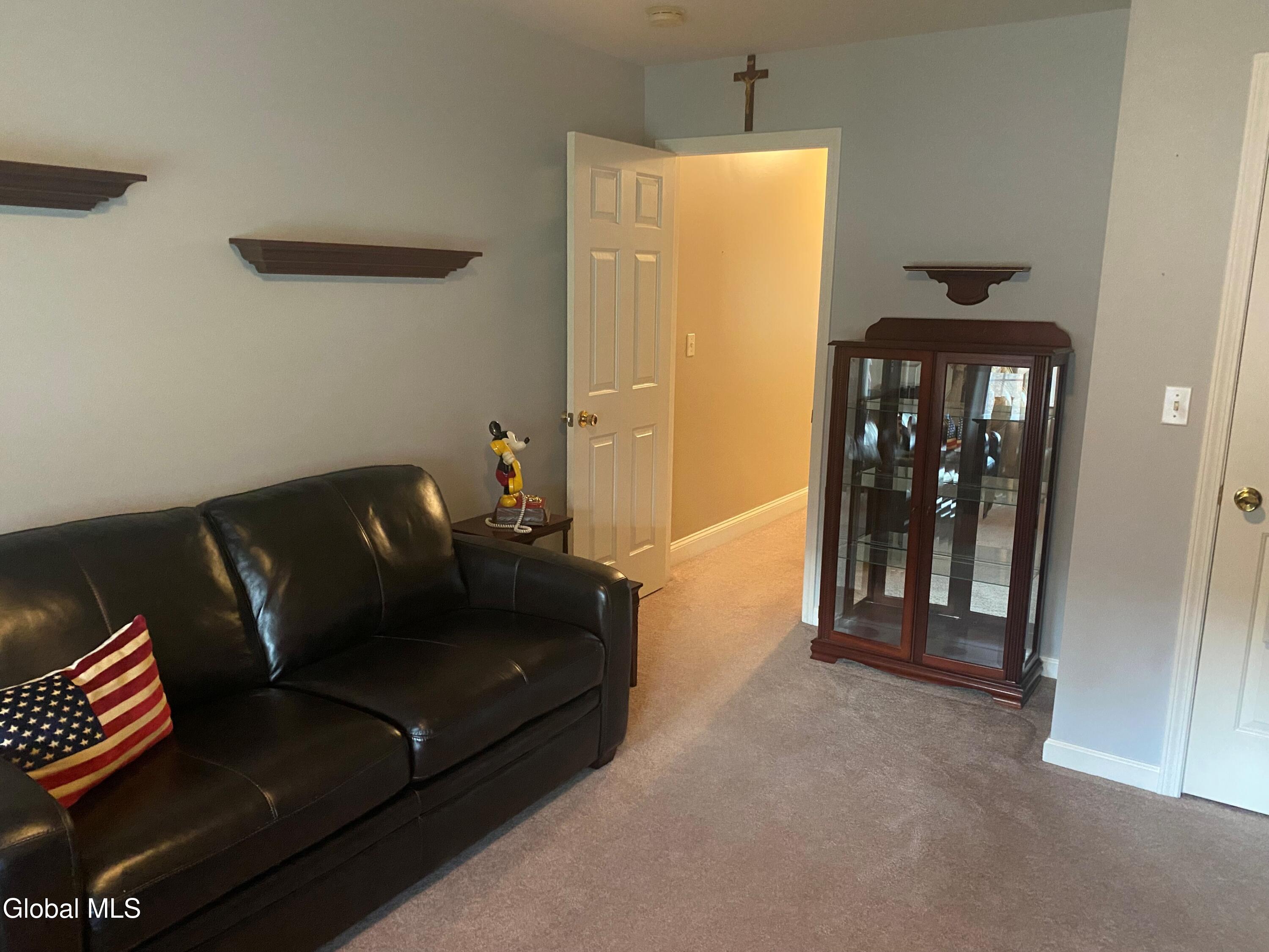 66 Cobblestone Court Schenectady NY 12306