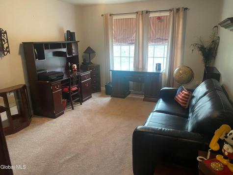 66 Cobblestone Court Schenectady NY 12306
