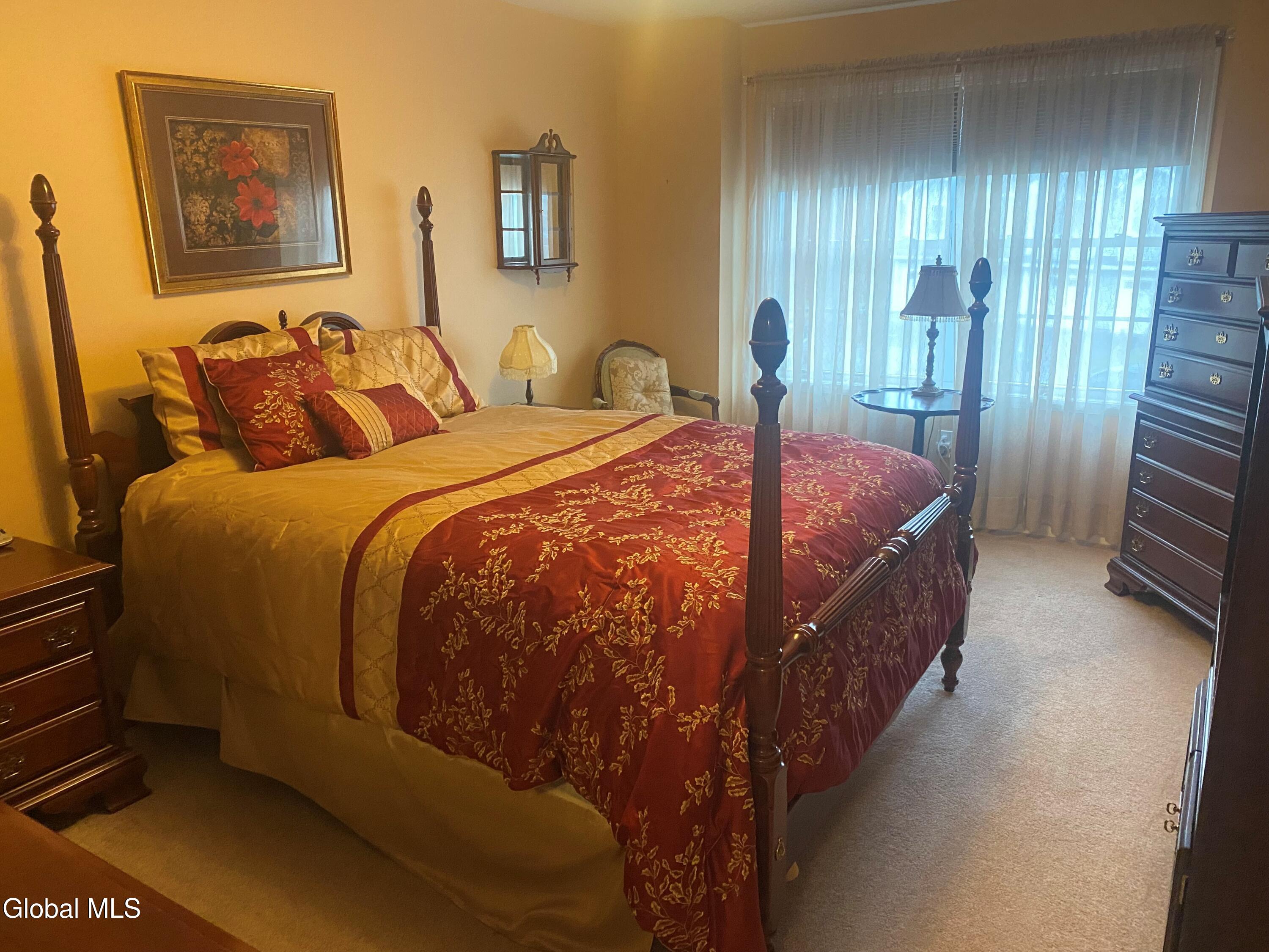 66 Cobblestone Court Schenectady NY 12306