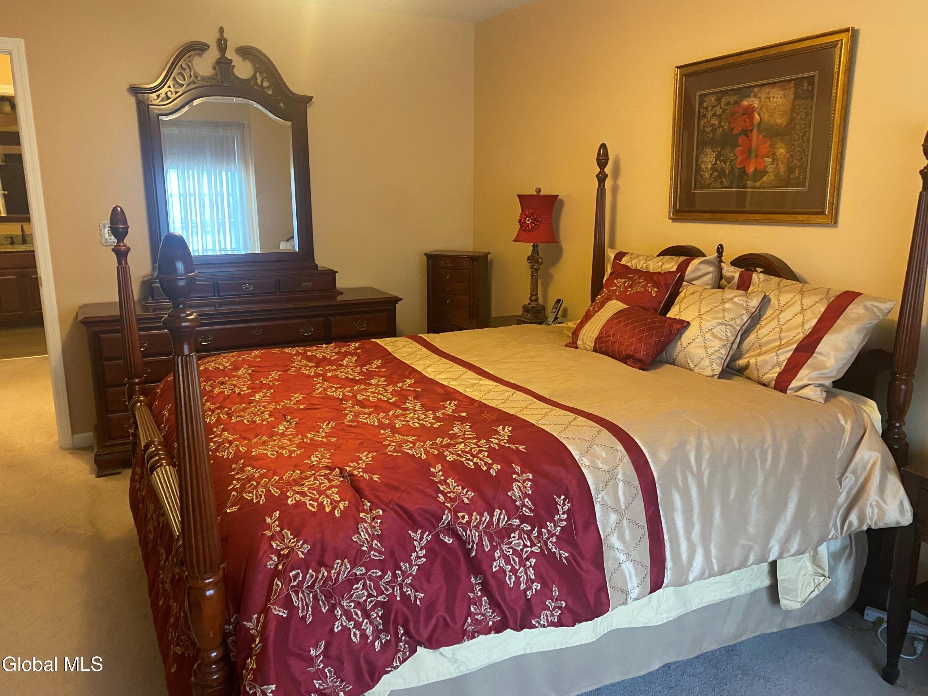 66 Cobblestone Court Schenectady NY 12306