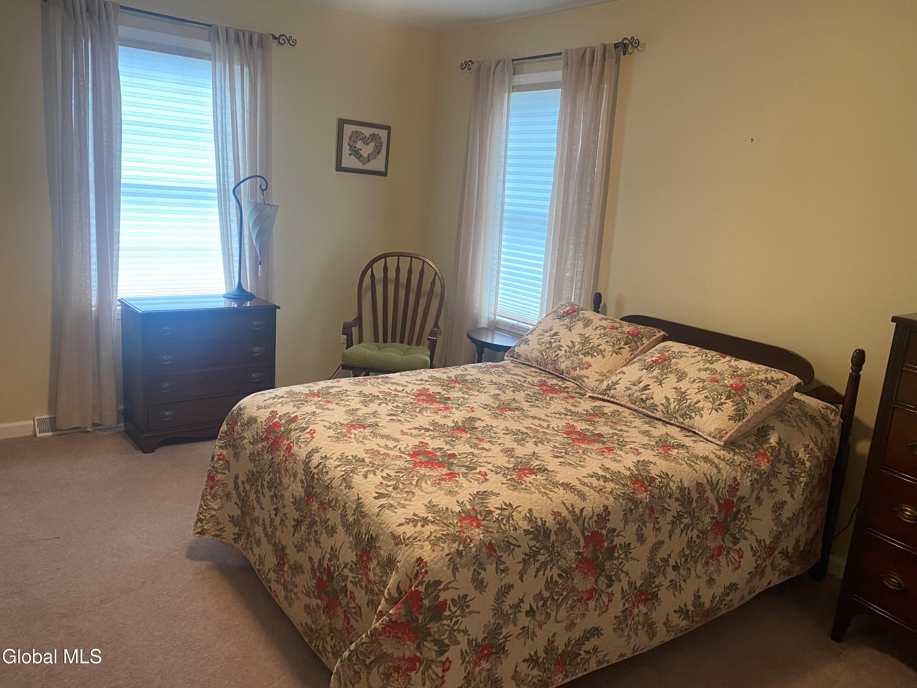 66 Cobblestone Court Schenectady NY 12306