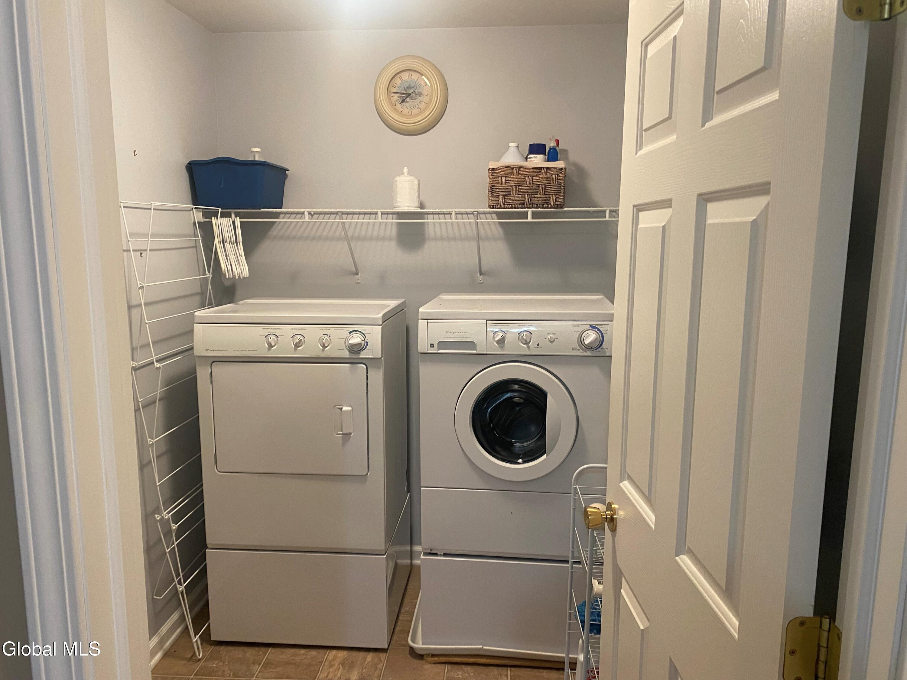 66 Cobblestone Court Schenectady NY 12306