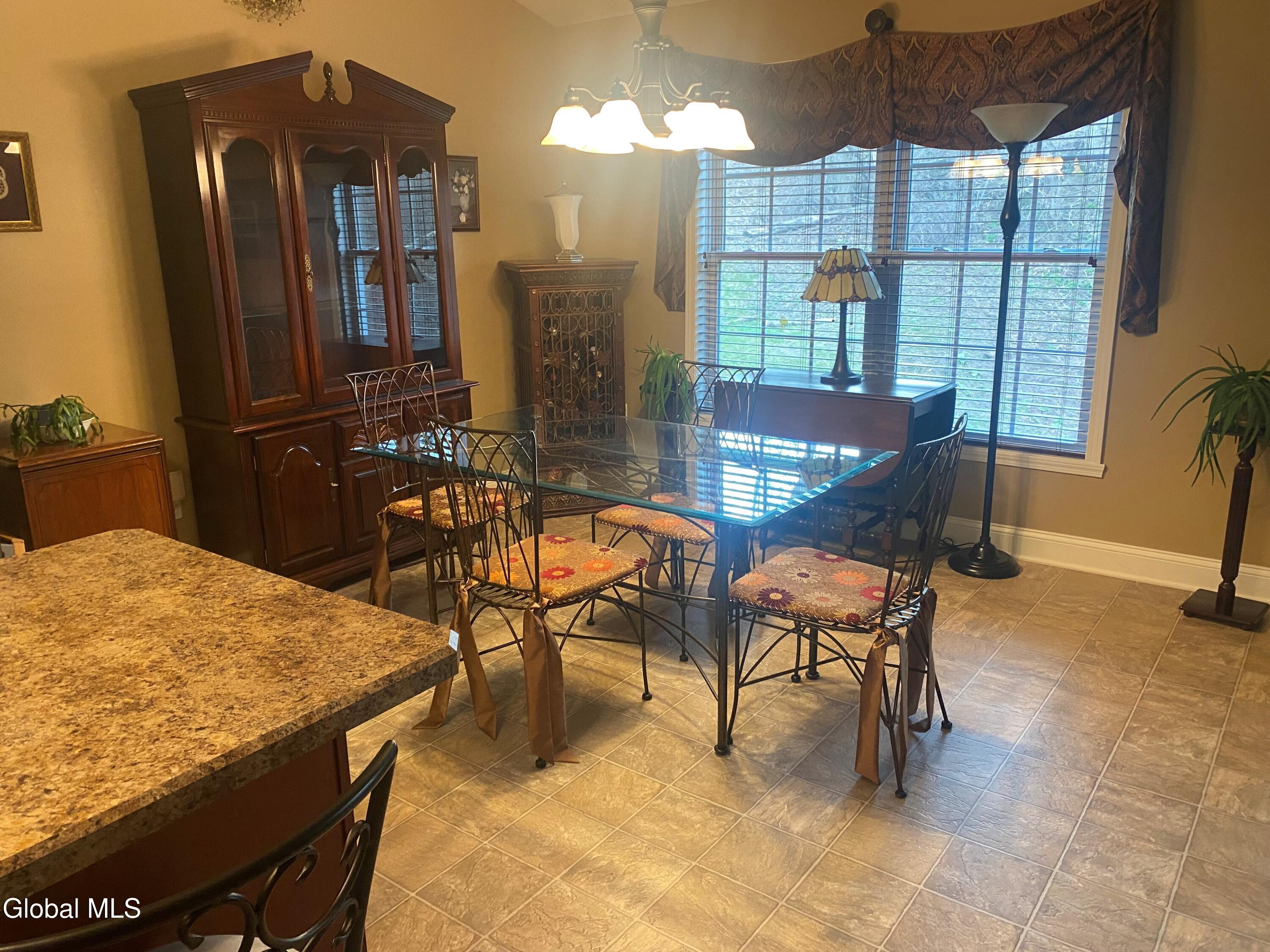 66 Cobblestone Court Schenectady NY 12306