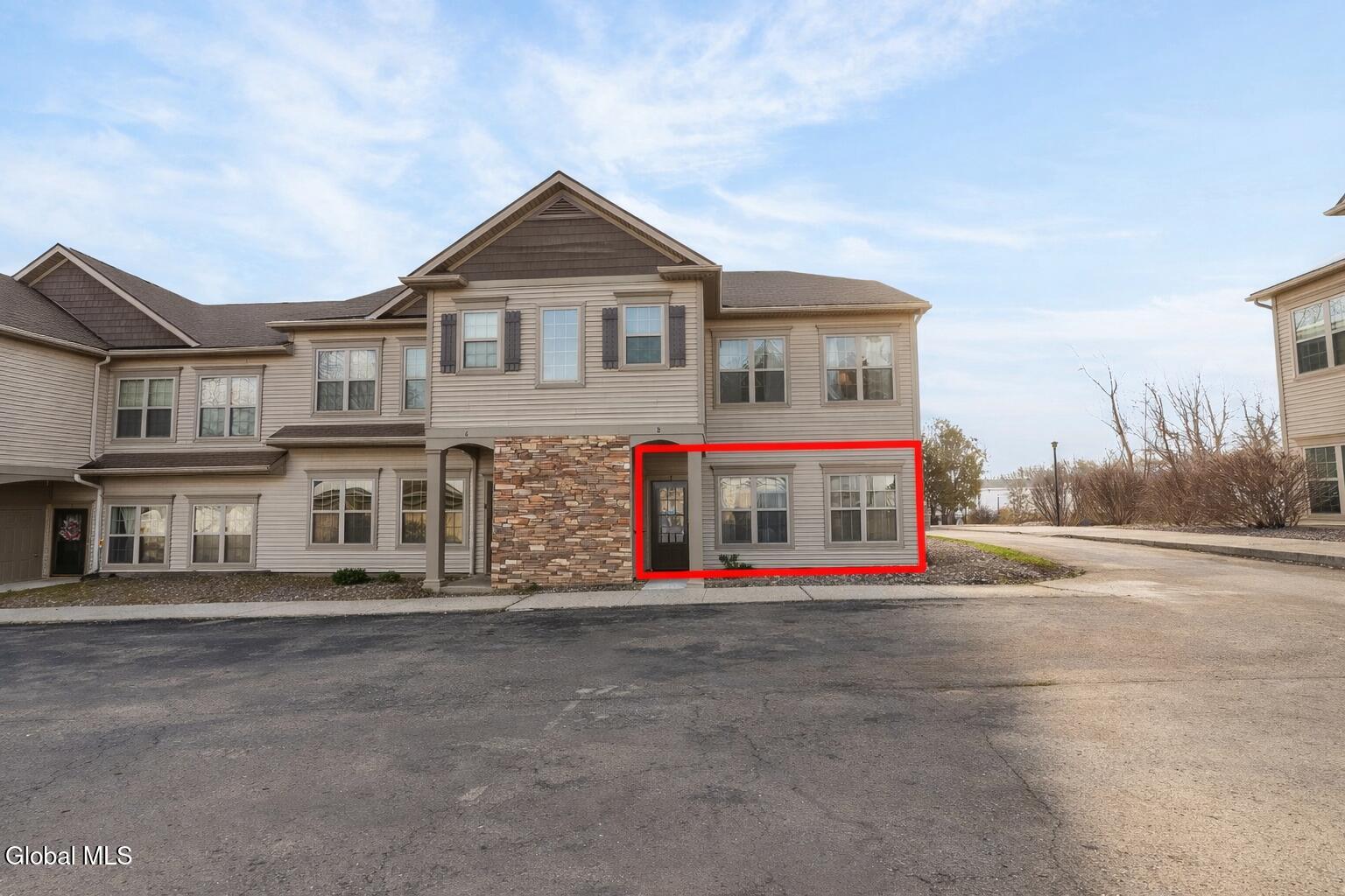 73 Saratoga Road Schenectady NY 12302