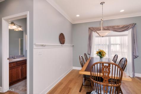 73 Saratoga Road Schenectady NY 12302