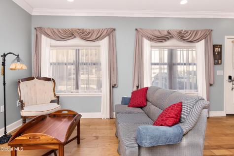 73 Saratoga Road Schenectady NY 12302