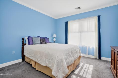 73 Saratoga Road Schenectady NY 12302