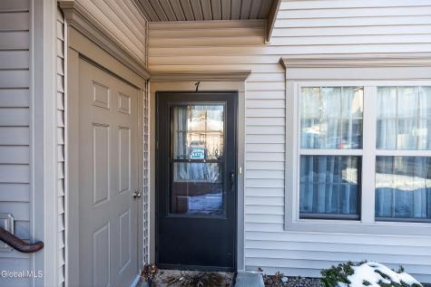 73 Saratoga Road Schenectady NY 12302