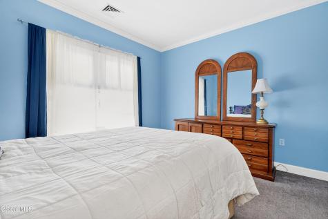 73 Saratoga Road Schenectady NY 12302