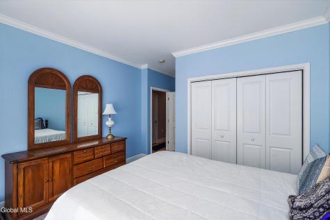 73 Saratoga Road Schenectady NY 12302