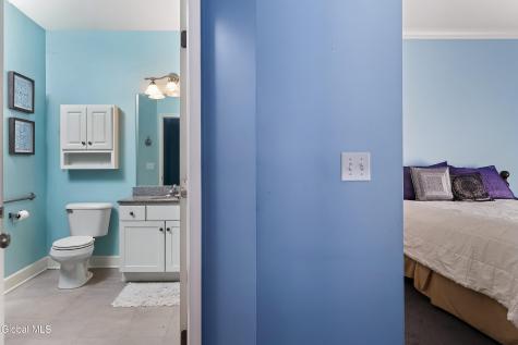 73 Saratoga Road Schenectady NY 12302