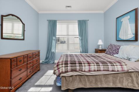 73 Saratoga Road Schenectady NY 12302