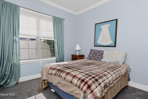 73 Saratoga Road Schenectady NY 12302