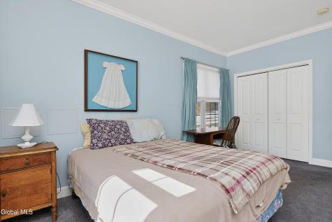 73 Saratoga Road Schenectady NY 12302