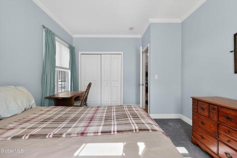 73 Saratoga Road Schenectady NY 12302