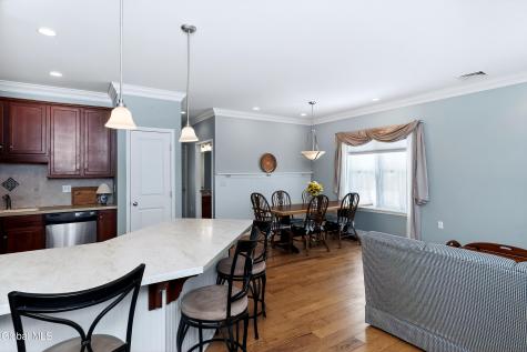 73 Saratoga Road Schenectady NY 12302