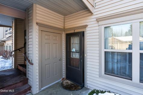 73 Saratoga Road Schenectady NY 12302
