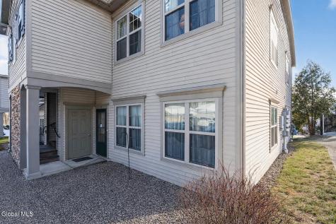 73 Saratoga Road Schenectady NY 12302