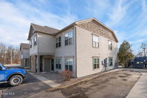 73 Saratoga Road Schenectady NY 12302