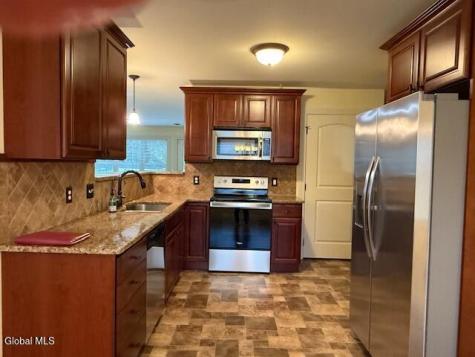 2000 Curry Rotterdam NY 12303
