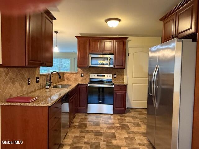 2000 Curry Rotterdam NY 12303