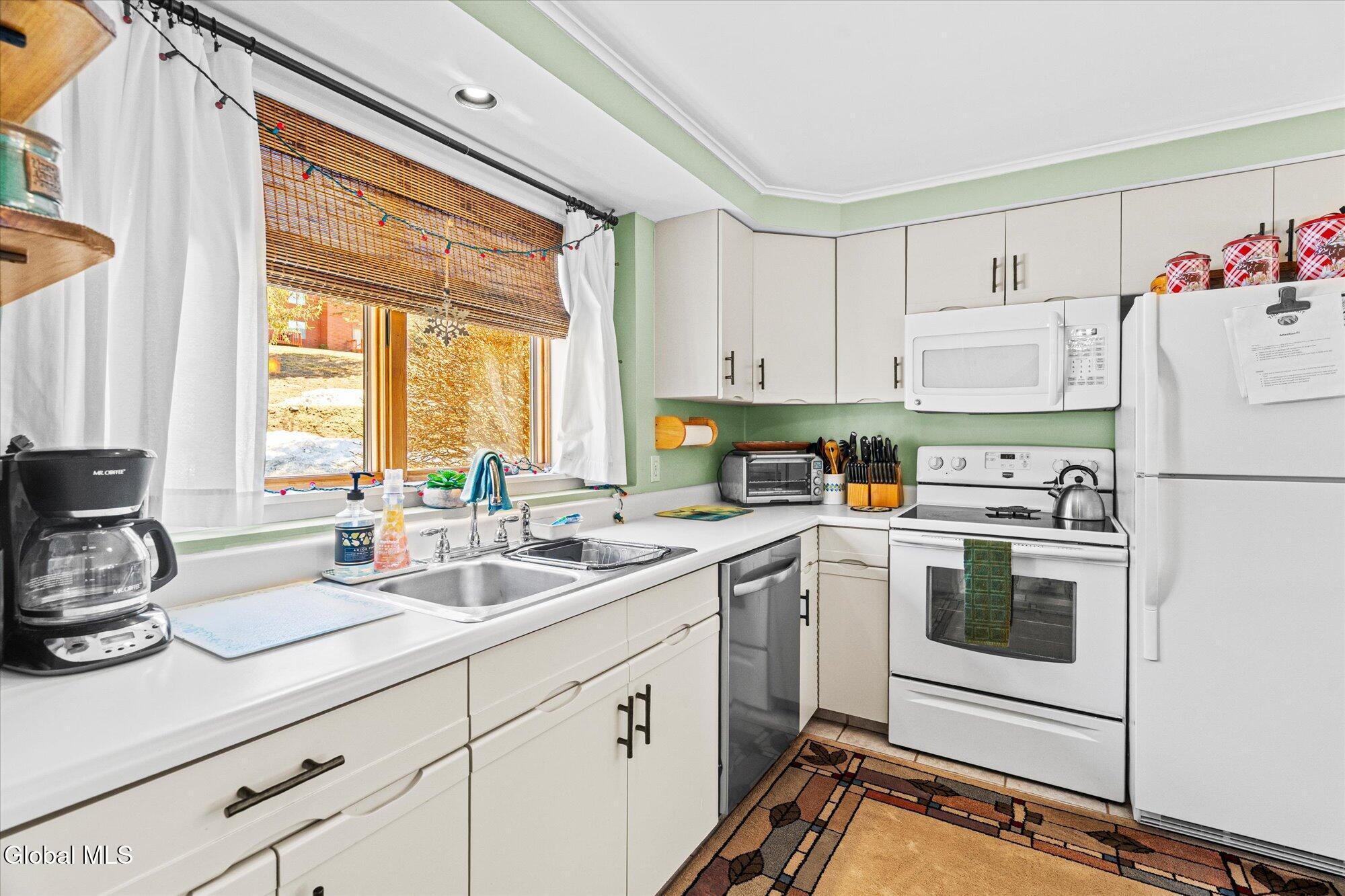 8 Freebern Road North Creek NY 12853