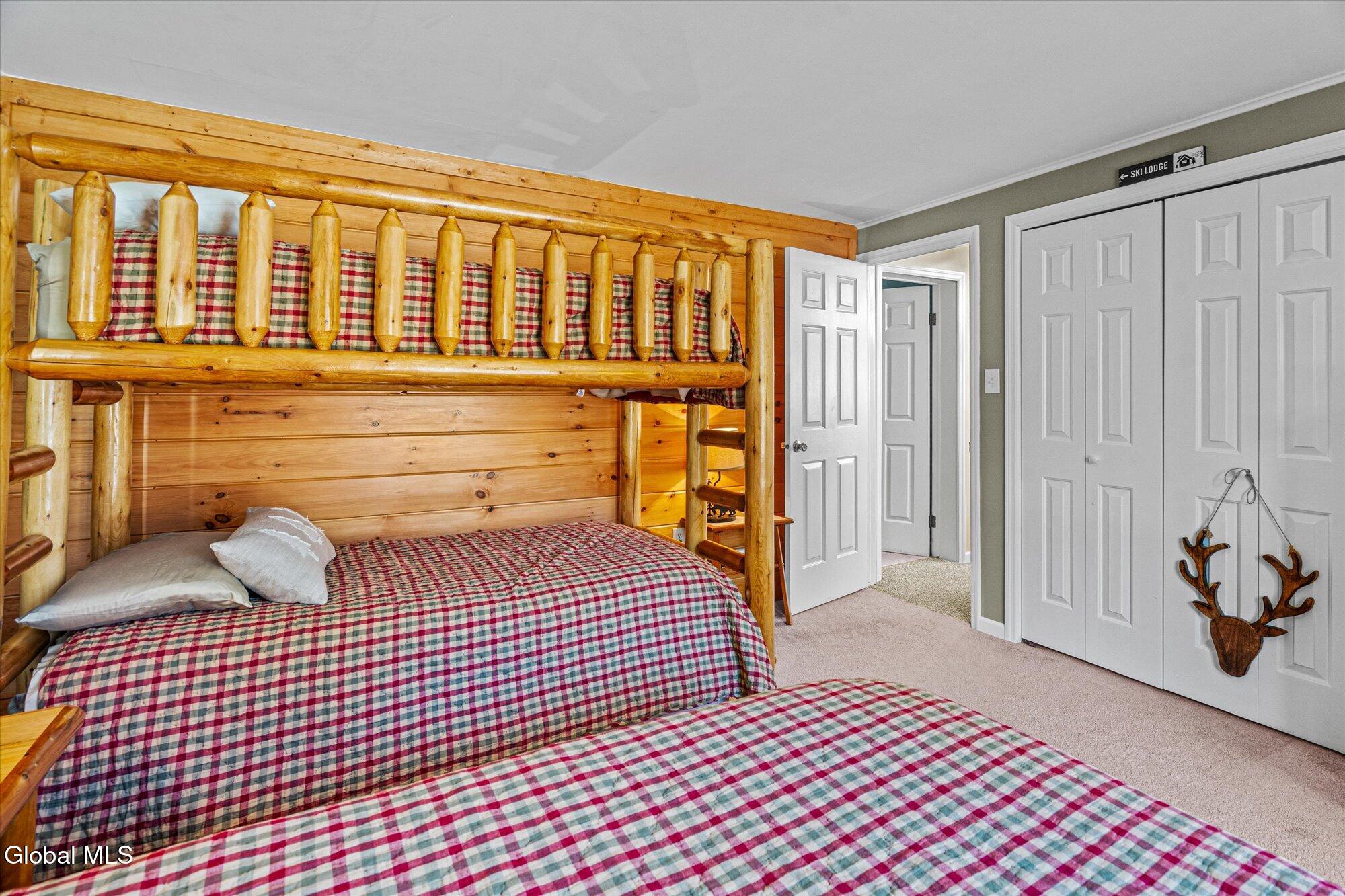 8 Freebern Road North Creek NY 12853
