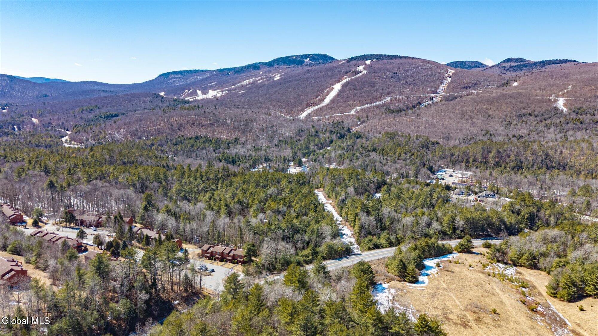8 Freebern Road North Creek NY 12853