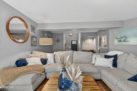 62 Commonwealth Drive Glenmont NY 12077