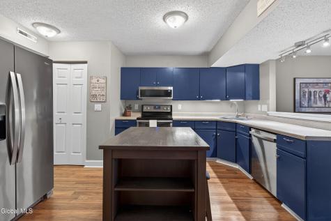 62 Commonwealth Drive Glenmont NY 12077