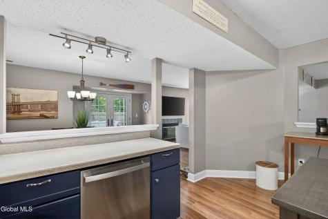 62 Commonwealth Drive Glenmont NY 12077