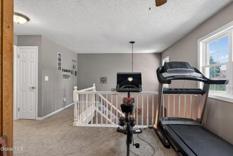 62 Commonwealth Drive Glenmont NY 12077