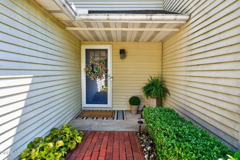 62 Commonwealth Drive Glenmont NY 12077